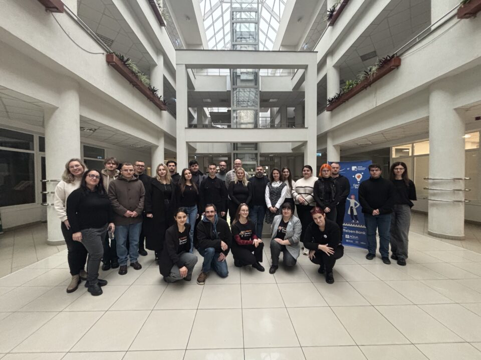 Studenta Ana Mititelu și masterandul Justinian Roman vor reprezenta Suceava la faza națională a concursului Games of Science