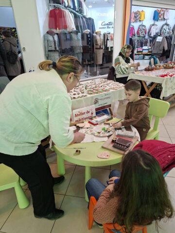 A început Târgul Mărțișorului la Shopping City Suceava