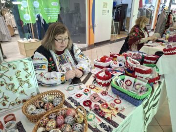 A început Târgul Mărțișorului la Shopping City Suceava