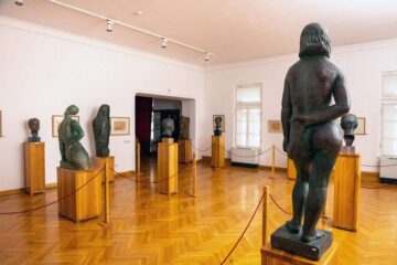 Sculptorul Ion Irimescu (27 februarie 1903 – 28 octombrie 2005), unul dintre marii artiști români ai secolului al XX-lea