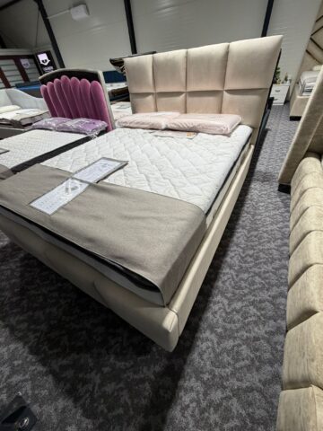 Reduceri de 10% la paturi tapițate, în luna martie, la Casa Iacob din Plopeni și Sf. Ilie