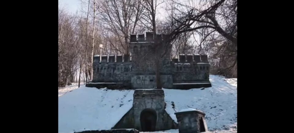 Marius Rîpan anunță o investiție de 7 milioane de euro pentru parcul municipal din Vatra Dornei. Proiectul include reabilitarea tuturor izvoarelor din parc, un amfiteatru și zonă de picnic