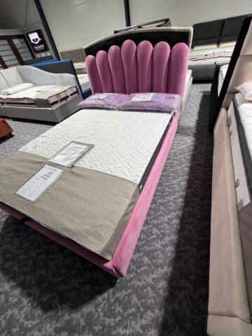 Reduceri de 10% la paturi tapițate, în luna martie, la Casa Iacob din Plopeni și Sf. Ilie