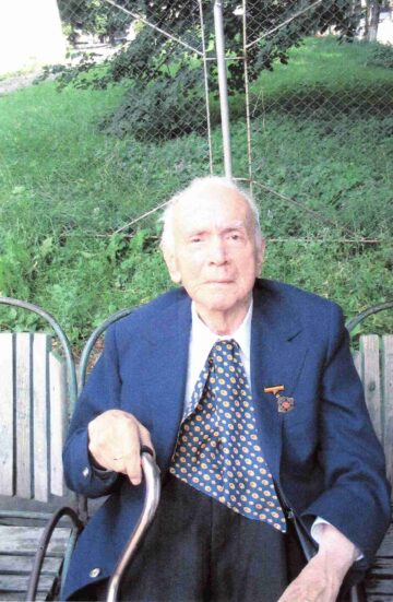 Sculptorul Ion Irimescu (27 februarie 1903 – 28 octombrie 2005), unul dintre marii artiști români ai secolului al XX-lea