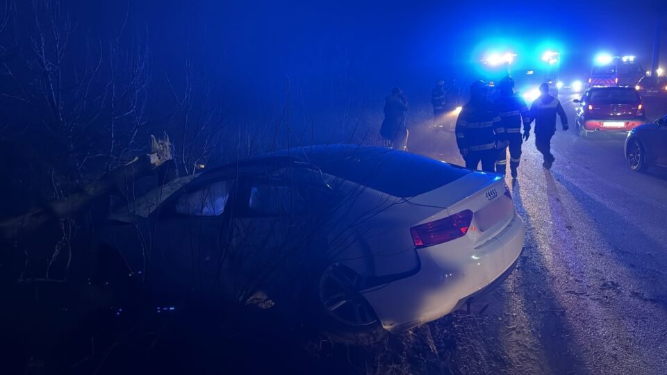 Accident rutier cu patru victime, la ieșirea din Suceava spre Adâncata