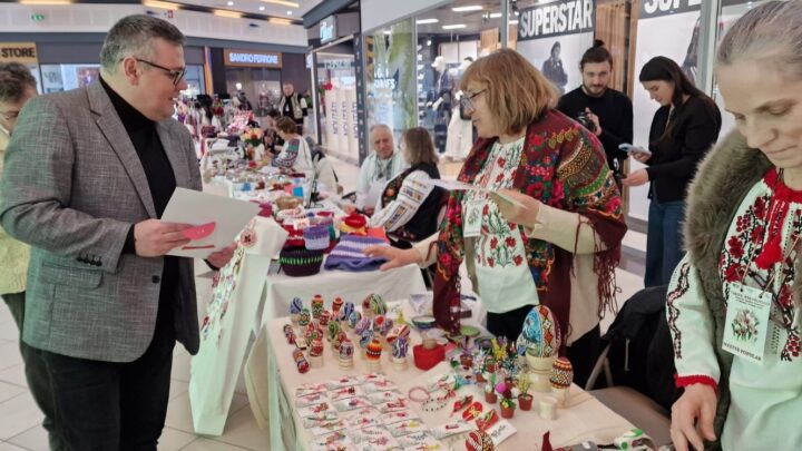 A început Târgul Mărțișorului la Shopping City Suceava