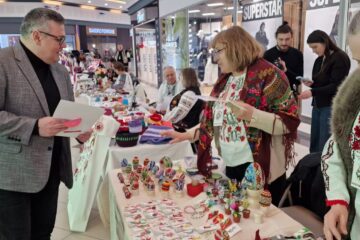 A început Târgul Mărțișorului la Shopping City Suceava