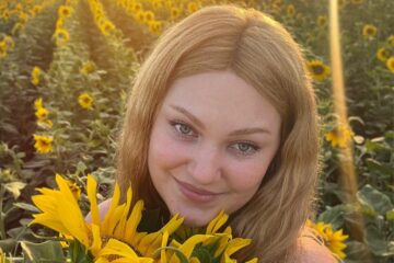 Tânăra Andreea Anița, din Fălticeni, a pierdut lupta cu boala Tânăra Andreea Anița, din Fălticeni, a pierdut lupta cu boala