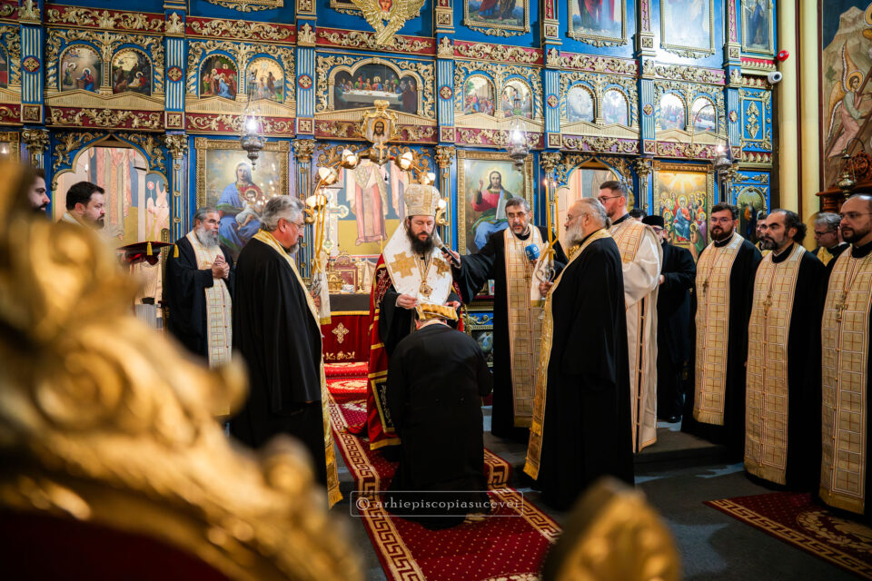 Ceremonia de instalare a noului protoiereu de Rădăuți