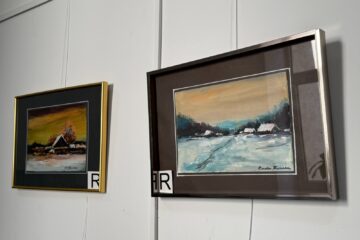 Expoziția „Culori”, semnată de artistul Radu Bercea, a fost vernisată astăzi la Biblioteca Bucovinei Expoziția „Culori”, semnată de artistul Radu Bercea, a fost vernisată astăzi la Biblioteca Bucovinei