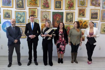 Expoziția „Vis de primăvară”, „o stare care s-a condensat în culoare”, la Galeria de Artă Zamca