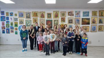 Expoziția „Vis de primăvară”, „o stare care s-a condensat în culoare”, la Galeria de Artă Zamca