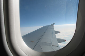 Zborul cu care 21 dintre elevii suceveni au revenit din Dubai este cel de la care fiica lui Victor Ponta a fost exclusă