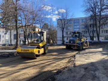 Primăria Suceava a început lucrările pentru amenajarea a 42 de locuri de parcare în zona restaurantului Național