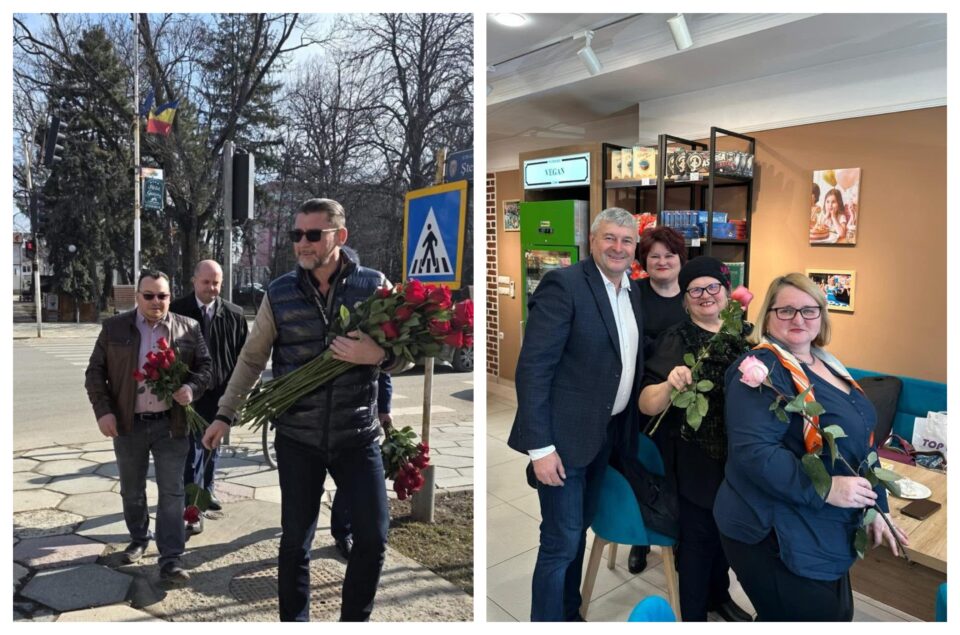 Flori oferite de social-democrați doamnelor și domnișoarelor din Rădăuți și Fălticeni, de Ziua Femeii