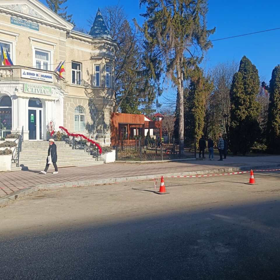 Terasa restaurantului Taco Loco din parcul central al municipiului Suceava este demolată