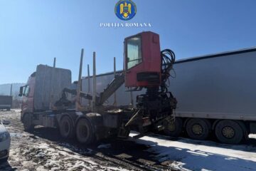 Șapte autotrenuri cu lemne sub sechestrul poliției, deja, în acest an, și 1870 de mc lemn confiscat din depozite