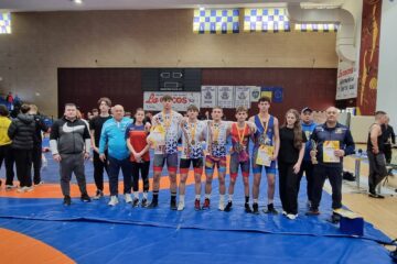Rezultate excelente la Campionatul Național de juniori pentru școlile de lupte din Rădăuți și Suceava