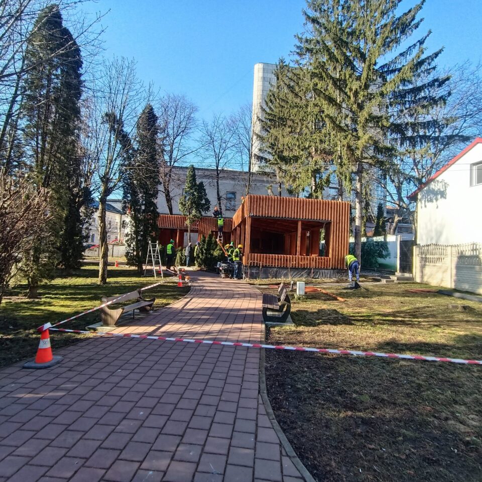 Terasa restaurantului Taco Loco din parcul central al municipiului Suceava este demolată