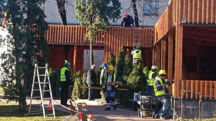 Terasa restaurantului Taco Loco din parcul central al municipiului Suceava este demolată