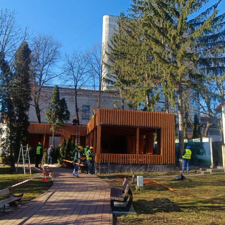 Terasa restaurantului Taco Loco din parcul central al municipiului Suceava este demolată