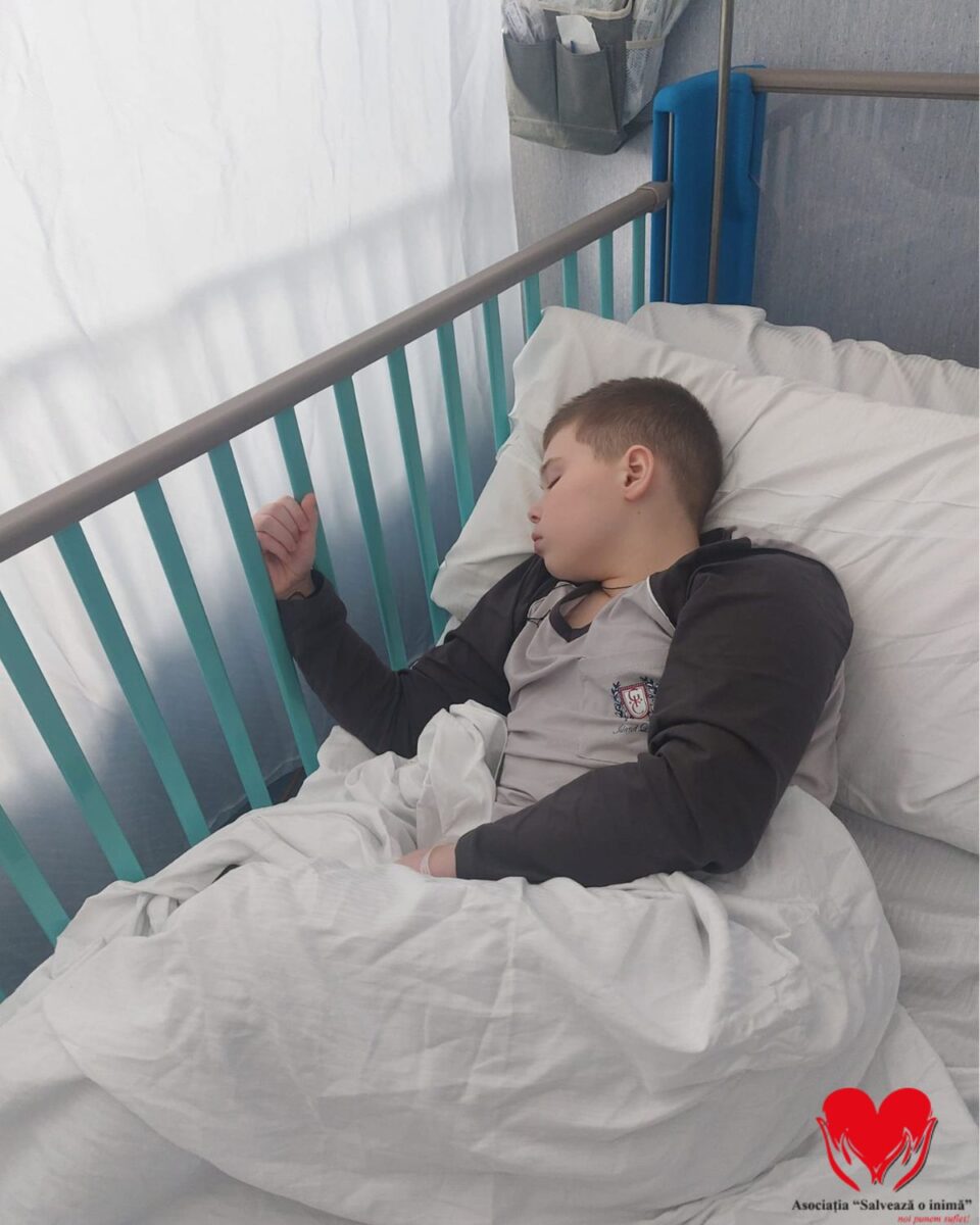 „Tati, o să fie bine?”, este întrebarea unui copil de 11 ani din municipiul Suceava diagnosticat cu o formă agresivă de cancer