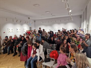 „O îmbrățișare cât o lume”, lecția de solidaritate a elevilor de la Liceul Special Câmpulung