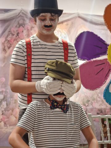 „O îmbrățișare cât o lume”, lecția de solidaritate a elevilor de la Liceul Special Câmpulung