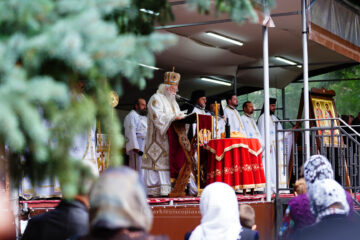 Parastas pentru mamele creștine, oficiat în toate parohiile Arhiepiscopiei Sucevei și Rădăuților