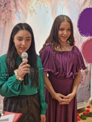 „O îmbrățișare cât o lume”, lecția de solidaritate a elevilor de la Liceul Special Câmpulung