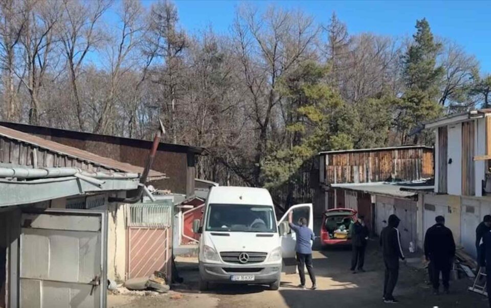 Primăria Suceava a început demolarea a sute de garaje în zona Cartodrom