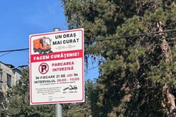Programul de curățenie, în timpul căruia trebuie mutate mașinile parcate, reluat pe trei străzi din municipiul Suceava