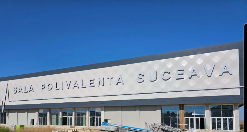 Președintele Consiliului Județean vrea organizarea unui turneu internațional de tenis de câmp în viitoarea Sală Polivalentă din Suceava