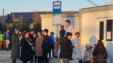 Protest al locuitorilor din zona Aleea Dumbrăvii contra scoaterii microbuzului TPL de pe linia 26