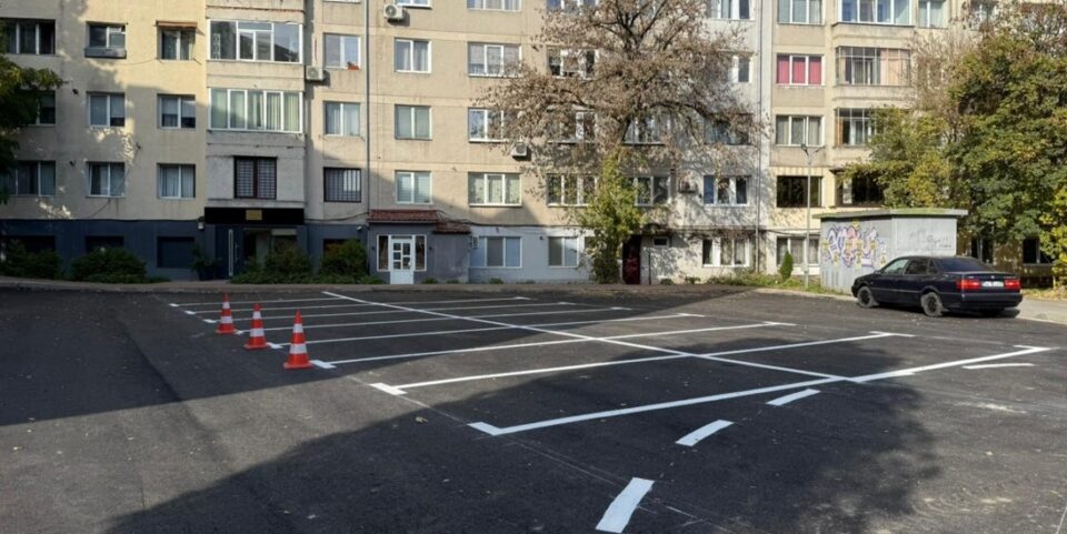 Parcare str. Ștefan Tomșa