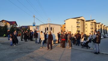 Protest al locuitorilor din zona Aleea Dumbrăvii contra scoaterii microbuzului TPL de pe linia 26