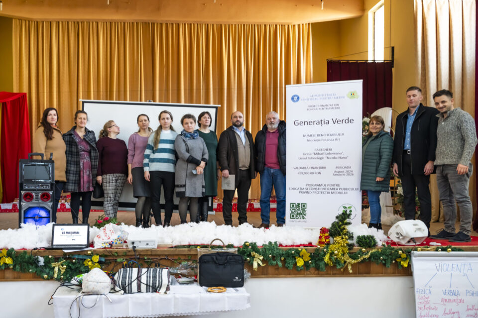 Peste 600 de copii din Broșteni și Borca au transformat educația de mediu prin fotografie, artă și tehnologie