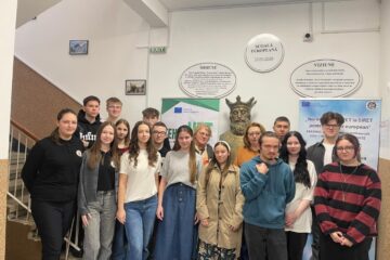 Cinci echipaje de la Colegiul Tehnic „Lațcu Vodă” Siret, calificate la faza națională a Olimpiadei de Statistică