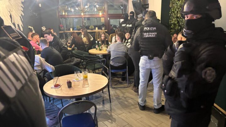 Descinderi ale Poliției în baruri și săli de jocuri, cu ”prafuri” găsite și amenzi mari pe linie de pază și protecție