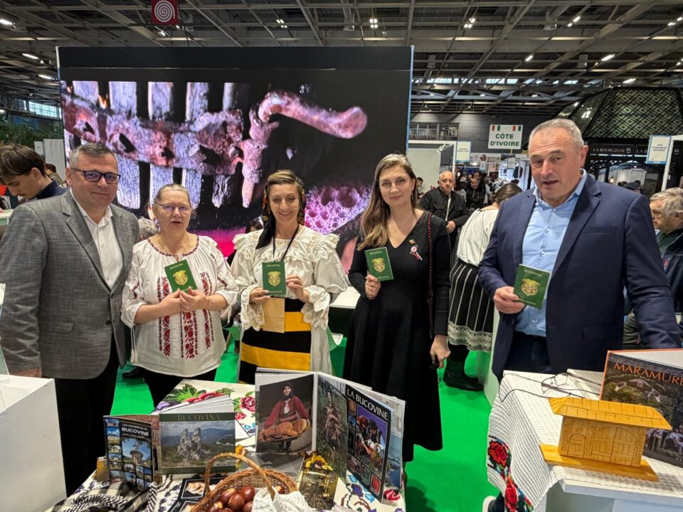 CJ Suceava a promovat Bucovina ca destinație turistică de referință în Europa, la Salonul Mondial de la Paris CJ Suceava a promovat Bucovina ca destinație turistică de referință în Europa, la Salonul Mondial de la Paris