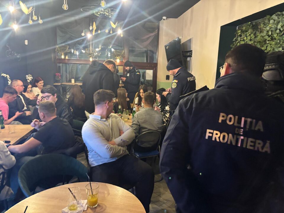 Descinderi ale Poliției în baruri și săli de jocuri, cu ”prafuri” găsite și amenzi mari pe linie de pază și protecție