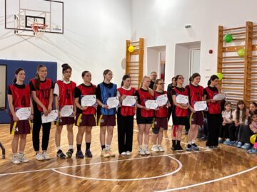 Școala „Regina Elisabeta” Rădăuți a inaugurat sala de sport modernizată cu sprijinul companiei EGGER