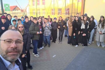 Insp. școlar general Ciprian Anton a fost prezent la Milișăuți, unde a sprijinit desfășurarea examenului