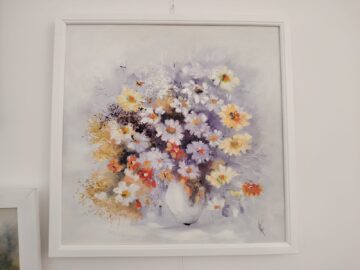 Emoție și culoare: feminitatea celebrată prin artă la Colegiul „Spiru Haret”