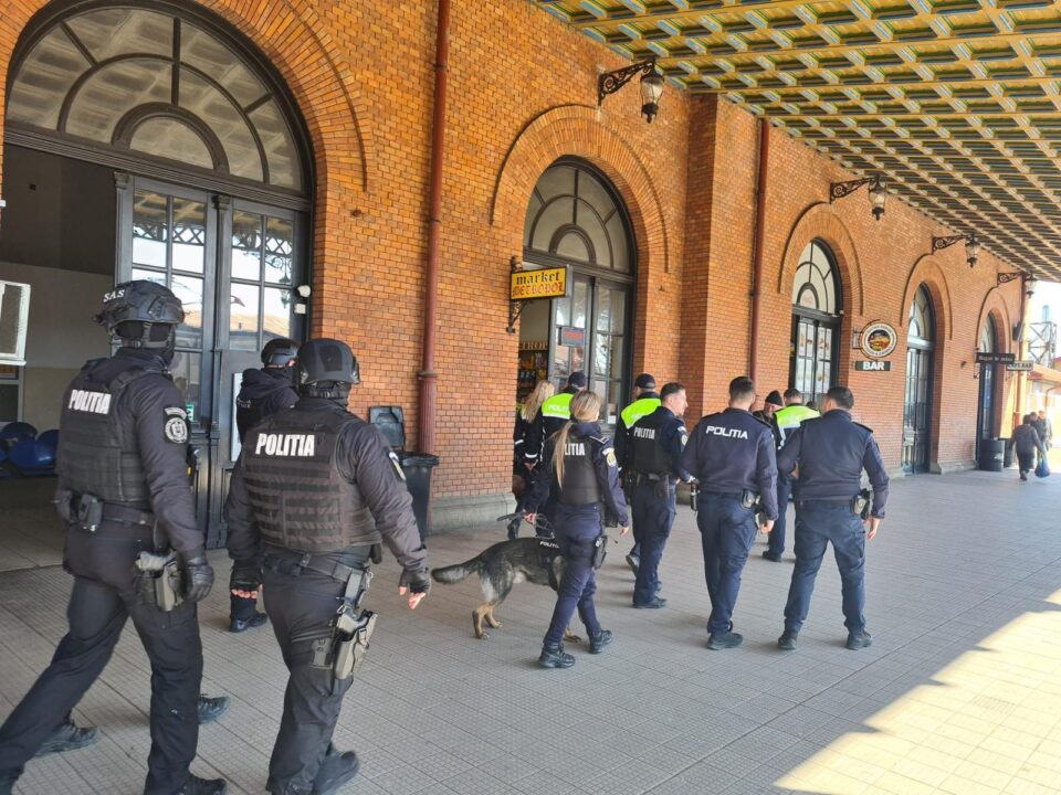 Polițiștii au găsit zece călători care circulau cu trenul fără a avea bilete