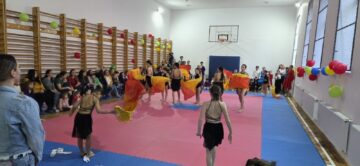 Școala „Regina Elisabeta” Rădăuți a inaugurat sala de sport modernizată cu sprijinul companiei EGGER