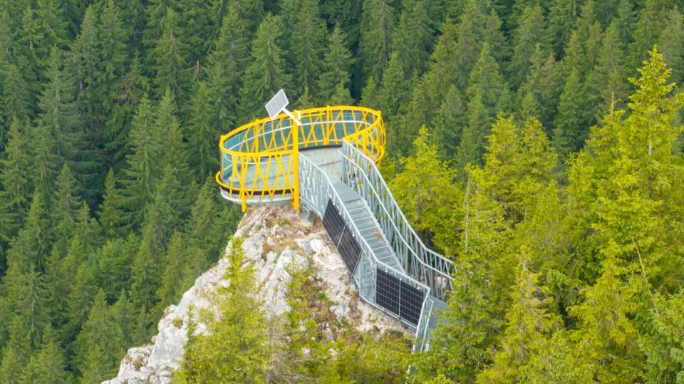 CJ Suceava va recupera 80.000 de euro din investiția făcută în amenajarea punctului de belvedere Skywalk Piatra Șoimului de pe Rarău