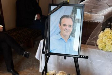 Angajat al Primăriei Suceava, înmormântat luni, după ce vineri i s-a făcut rău la serviciu Angajat al Primăriei Suceava, înmormântat luni, după ce vineri i s-a făcut rău la serviciu