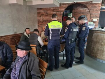 Polițiștii au găsit zece călători care circulau cu trenul fără a avea bilete