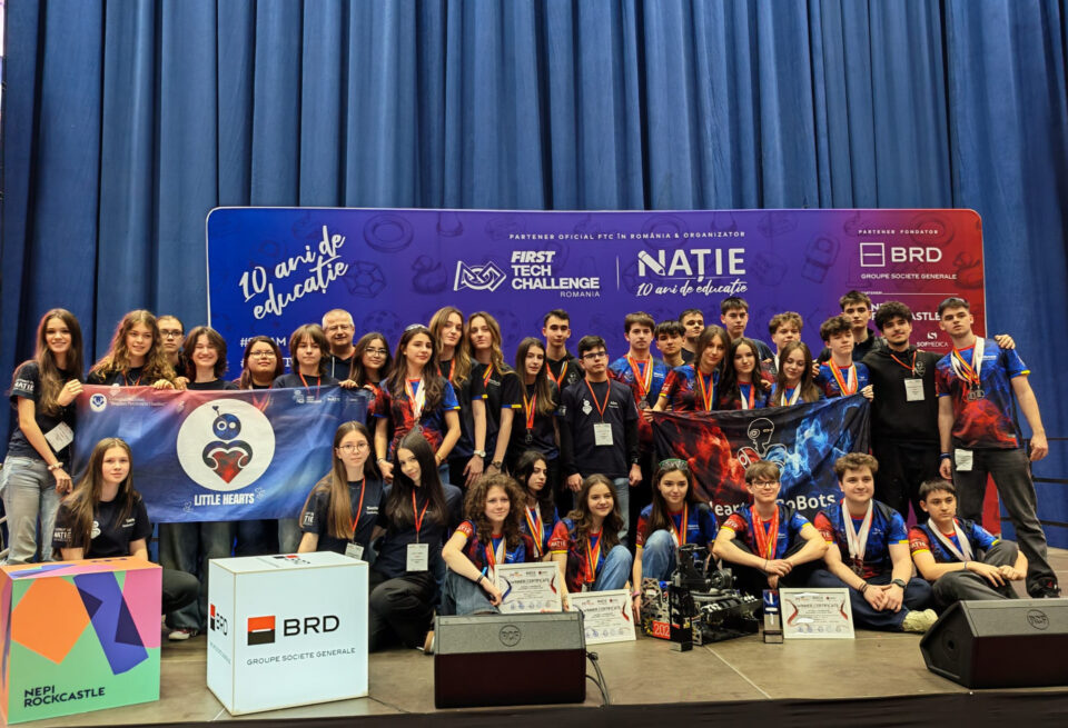 Doi suceveni, în echipa care va reprezenta România la Campionatul Mondial de Robotică din Houston